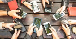 ચિંતાજનક:74 ટકાએ કબૂલ્યું સ્માર્ટફોનનો વધુ પડતો ઉપયોગ નુકસાનકર્તા