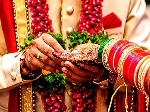 NRIની લગ્ન સિઝન શરૂ:આજથી કમૂરતા છતાં ડિસેમ્બર અને જાન્યુઆરીના 11 દિવસોમાં 300થી વધુ લગ્ન યોજશે