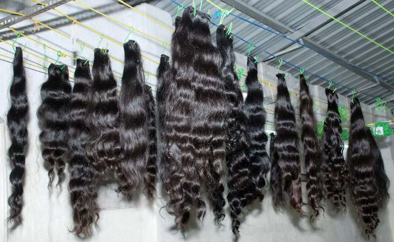 લો..બોલો..60 લાખનાં વાળ ચોરી:રેલવે પાર્સલમાંથી 10 ક્વિંટલ વાળ ચોરાયા; એક કિલોની કિંમત રૂ. 5 હજાર, વેપારી બોલ્યા- વર્ષોની મહેનત પાણીમાં; માર્કેટમાં ગુજરાતીઓનાં વાળની ડિમાન્ડ સૌથી વધુ