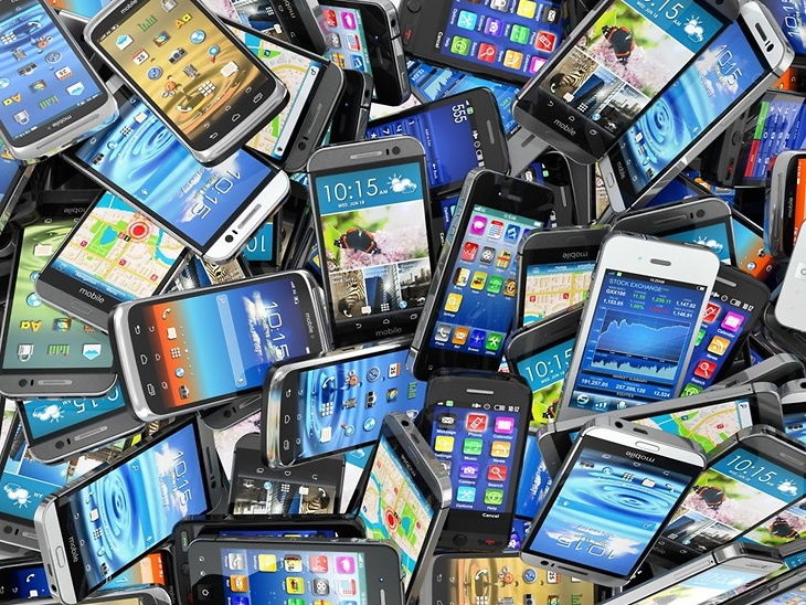 રૂ. 2 લાખ કરોડ ના સ્માર્ટફોન બજારના 73% હિસ્સા પર ચીનનો કબજો, 75% એન્ટિબાયોટિક્સ ત્યાંથી જ આવે છે