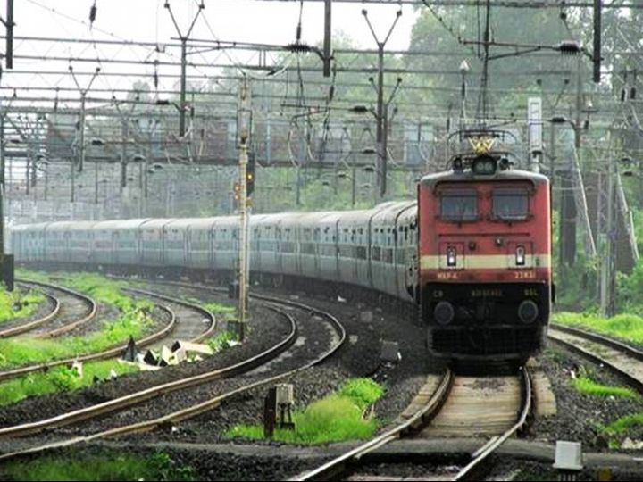 અમદાવાદથી ઉત્તર ભારત જતી ટ્રેનો દિવાળી સુધી હાઉસફુલ, રેલવે વધારાની ટ્રેનો દોડાવશે